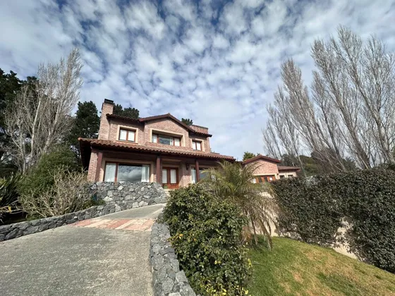 Venta De Casa En El Country De Las Sierras!!!!
