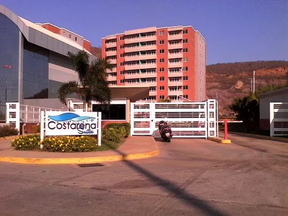 En Venta Apartamento Cr Costarena Suites 