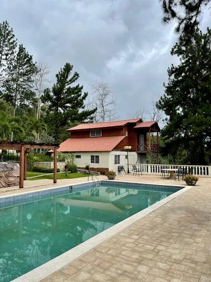 Remato Villa Vacacional En La Cumbre De Bonao Con 3mil Metros De Solar Y 500m2 De Construccion 