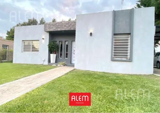 Casa En  Venta En Canning, Barrio Malibu