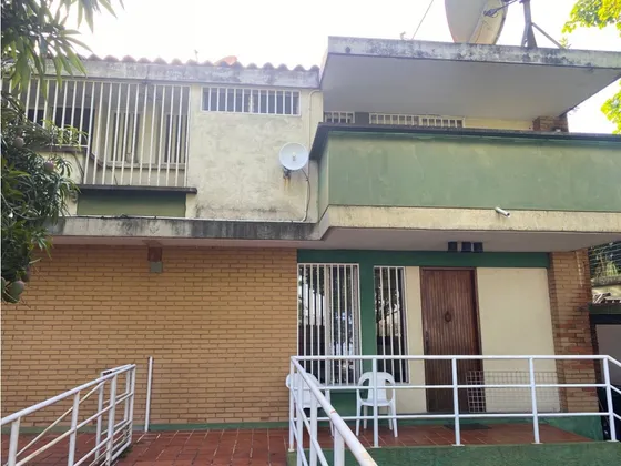 Se Vende Casa 571m² 4h+1s/4b+1s/7p Colinas De Bello Monte 