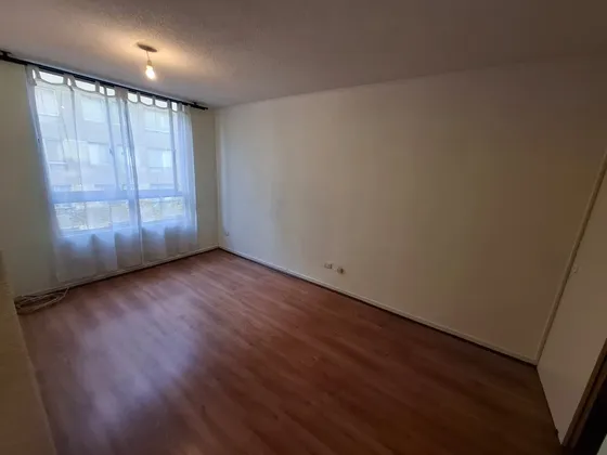 Metro Cumming, Dos Dormitorios, Estacionamiento, Condominio.