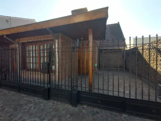 Chalet Ph En Alquiler En Castelar Sur
