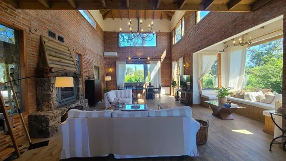 Espectacular Casa Con Pileta En Punta Del Este