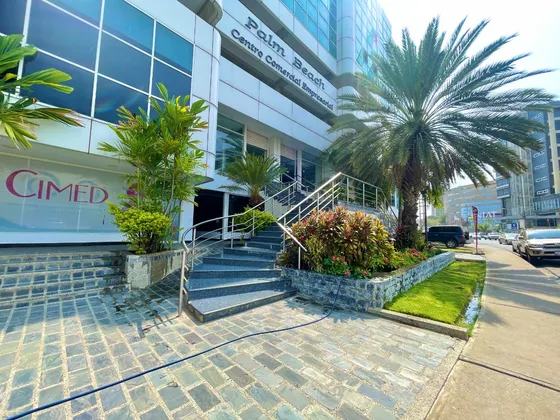 Oficina En Venta, Centro Comercial Empresarial Palm Beach, Lecheria