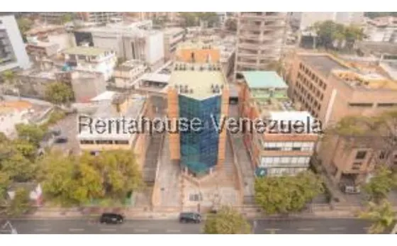  #25-24281  Remodelada Y Práctica Oficina, Ubicada En Las Mercedes 