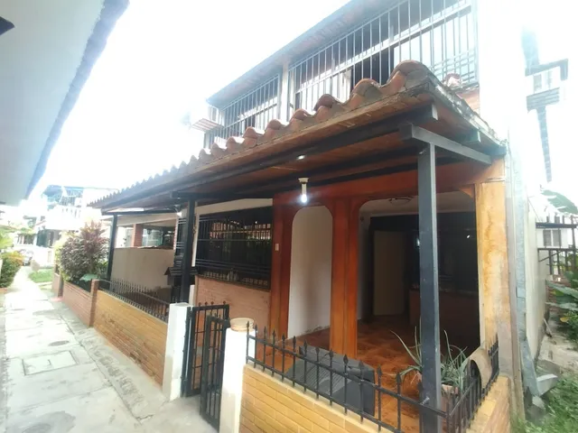 Comoda Casa En El Castillejo Villa Miravila 25-12788 G.s.