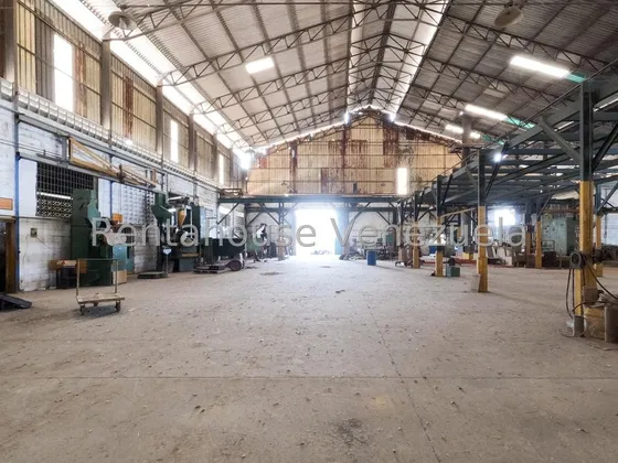 Julian Galindez Vende Robusto Galpon Con Planta Electrica Y Gaspor Tuberia En Zona Industrial Chivacoa Yaracuy # 25-6746