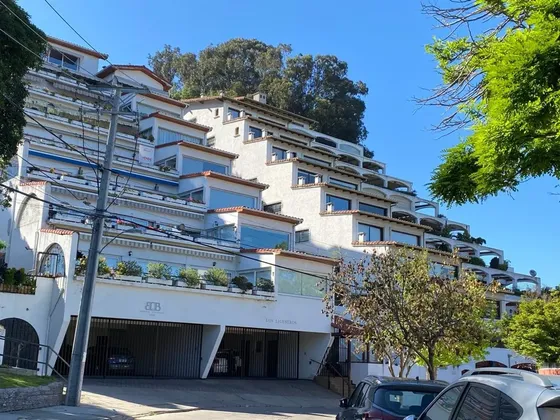 Departamento En Venta De 4 Dorm. En Viña Del Mar