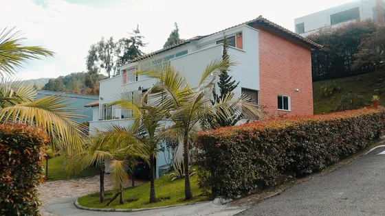 Casa En Venta En Loma Del Escobero Envigado