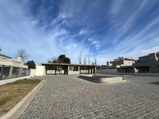 Casa En  Venta En Barrio Chic Village Pilar