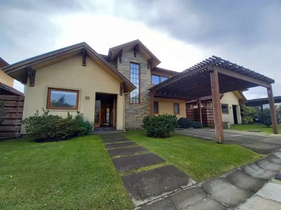 Casa En Venta En Avenida Alemania Los Ángeles