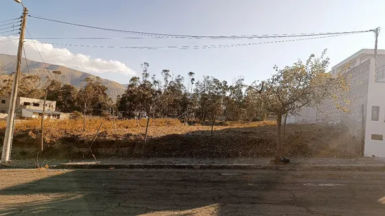 Hermoso Lote De Terreno De 498m2 Urbanización La Marca 