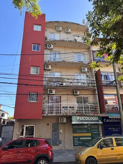 Departamento Dos Ambientes En Venta En El Palomar Centro