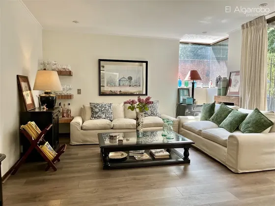 Casa En Venta De 6 Dorm. En Vitacura