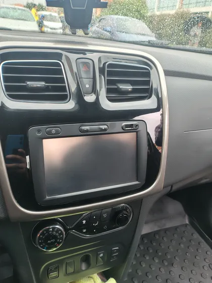 Renault Logan 1.6 Privilege / Intens