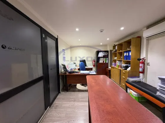En Venta Bodega + 5 Oficinas A Pasos Del Metro Bío Bío