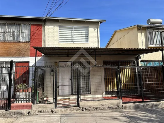 Casa En Venta De 2 Dorm. Acepta Subsidio En Maipú