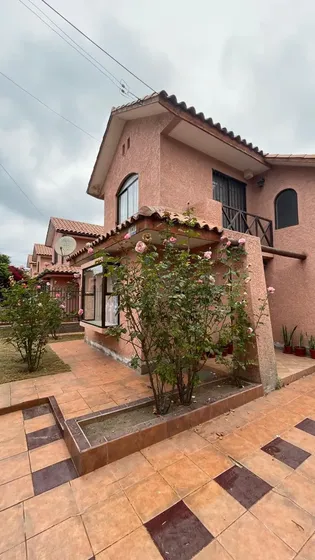 Excelente Sector Consolidado Casa En Venta - Peñuelas