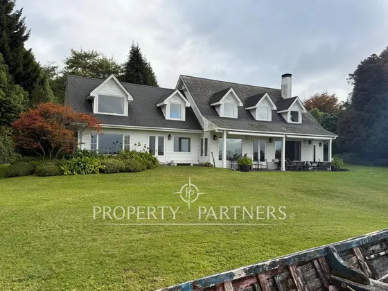 Hermosa Casa En Exclusivo Sector Con Inigualable V...