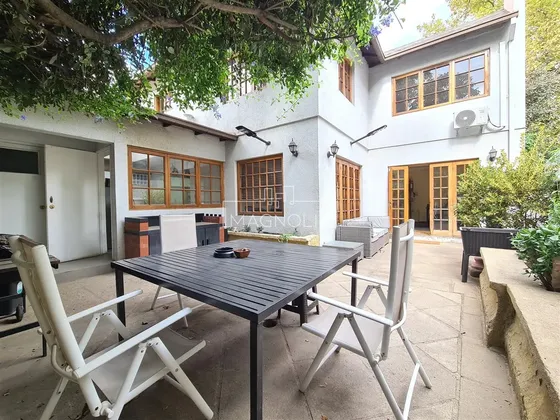 Casa En Venta De 4 Dorm. En Vitacura