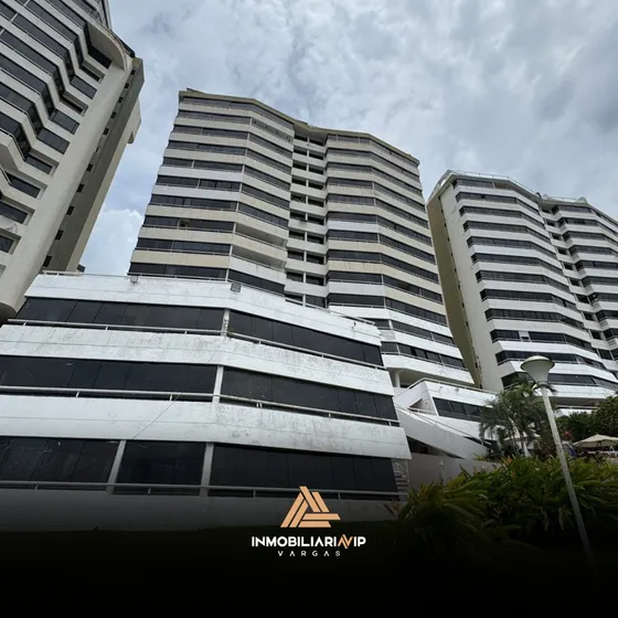 Te Ofrecemos En Venta Townhouse De 2 Niveles Ubicado En La Llanada Caraballeda - Estado La Guaira  Ref 007 -521