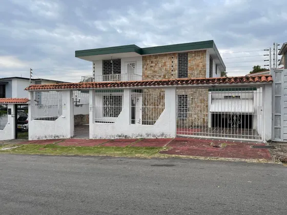 En La Urbanización Mérida Casa En Venta Db