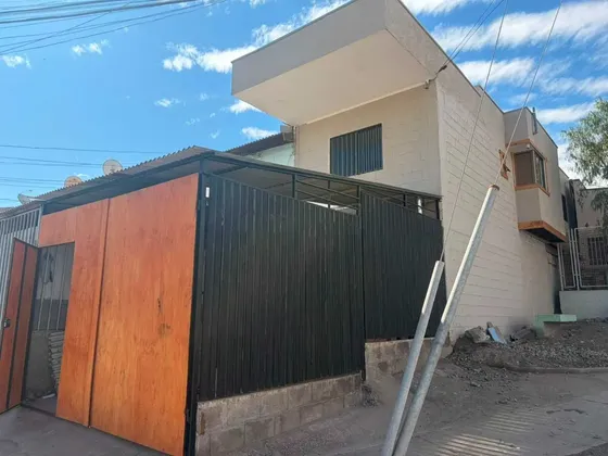Hermosa Casa Moderna De 2 Pisos (176737)