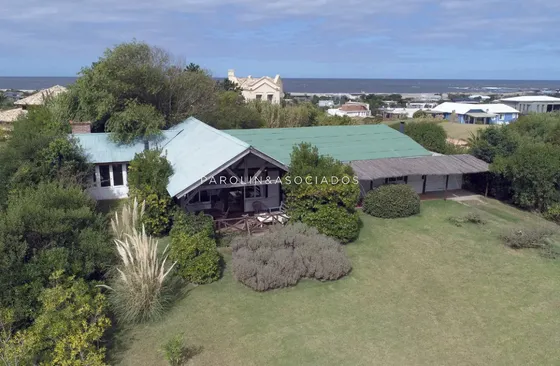 Casa En Venta De 3 Dormitorios Ubicada En Club Del Mar