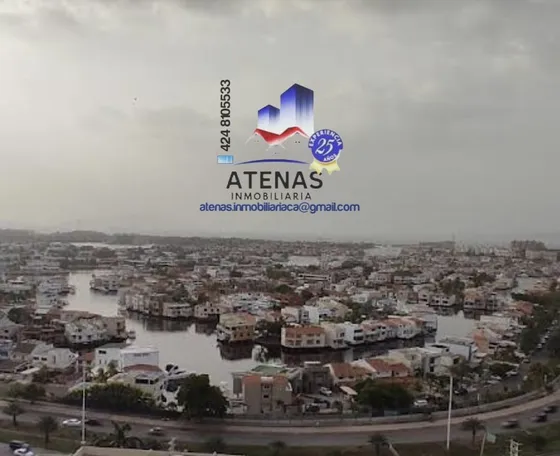 Atenas Inmobiliaria, Vende De Oportunidad, Bonito Twon House En Cr Casa Bote, Sector Aquavillas, Totalmente Amoblado Y Equipado, Con Muelle Propio.