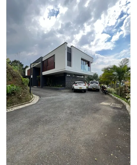 Venta Casa Poblado Sector La Calera Medellin
