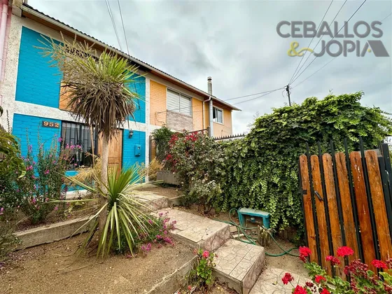 Casa En Venta De 3 Dorm. En Quilpué