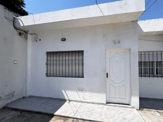 Departamento Tipo Casa Interno Con Patio.