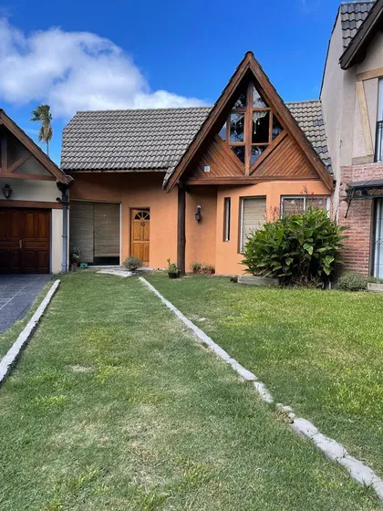Dúplex En Barrio Cerrado  La Aldea , Ituzaingó