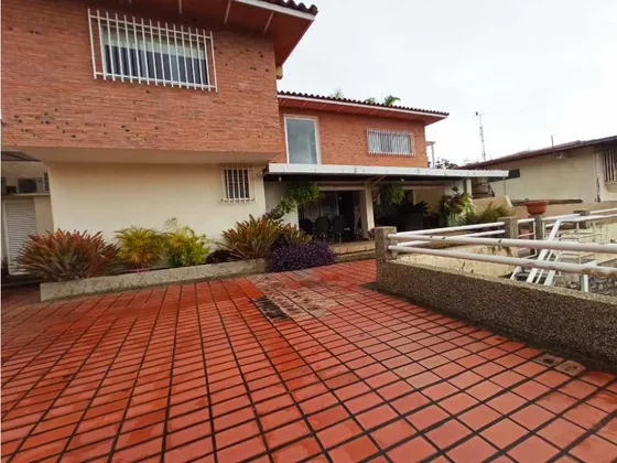 Vendo Casa 300mts2 4h/6b/2pe El Cafetal 