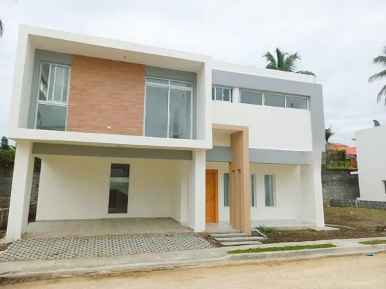 Se Vende Casa De 2 Niveles San Cristobal
