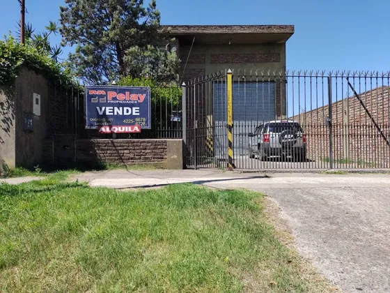 En Venta Galpon Sobre Gran Lote Y Entrada De Camion (220)