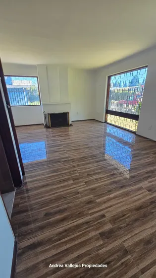 Maravillosa Casa De 1 Piso Luminosa , Recien Remodelada 