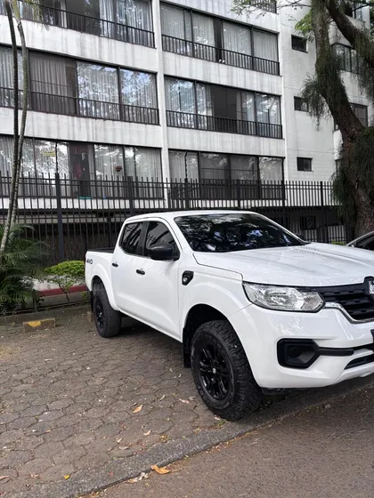 Renault Alaskan 2.5 Zen