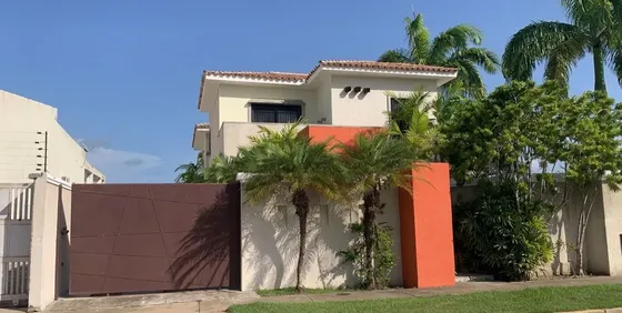 Casa En Conjunto Puerto Encantado, 600 M2, Higuerote, Miranda