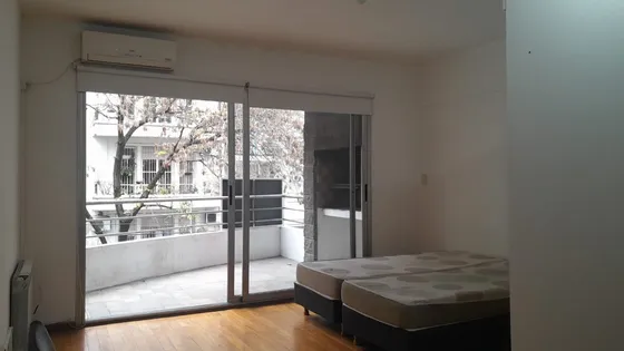 Monoambiente Con Balcón Terraza Y Parrilla