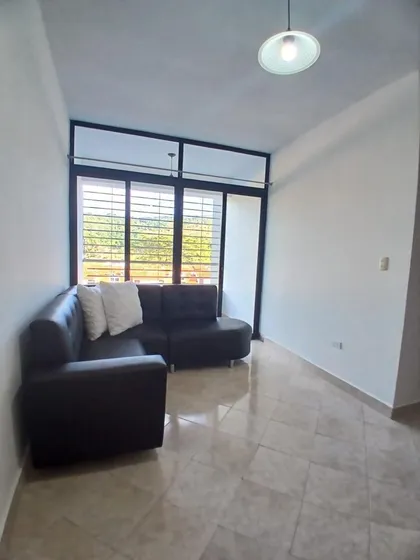 Apartamento En Alquiler En Mañongo. 1830 Inmo Maggi.