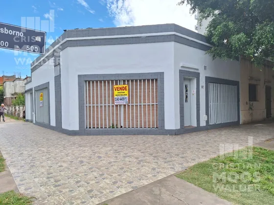 Casa Con Excelente Ubicación. Ideal Emprendimiento