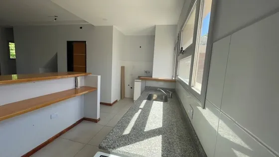 Casa A La Venta De 3 Dormitorios En La Plata