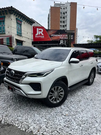 Toyota Fortuner 2.4 Street At 7as B2+