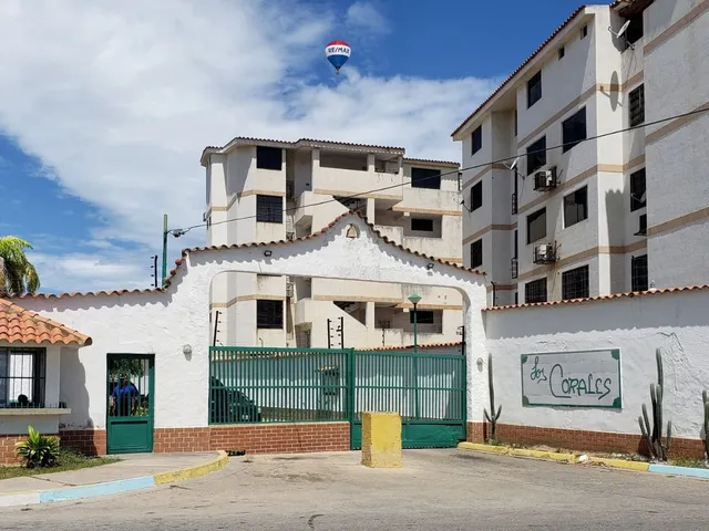 Re/max 2mil Vende, Town House, Conjunto Residencial Los Corales, Mariño, Isla De Margarita.