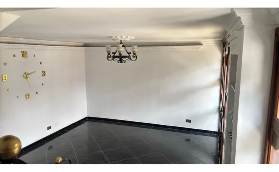 Se Vende Casa De Dos Niveles En Barrio Cristóbal, Medellín