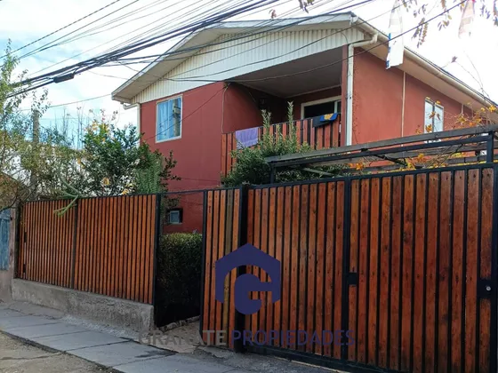 Casa En Población La Faena, Peñalolén.