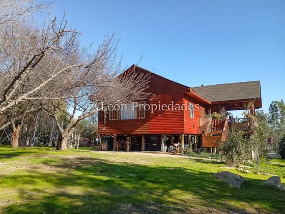 Se Vende Parcela Con 2 Casas En Sector Alhué, Curacavi