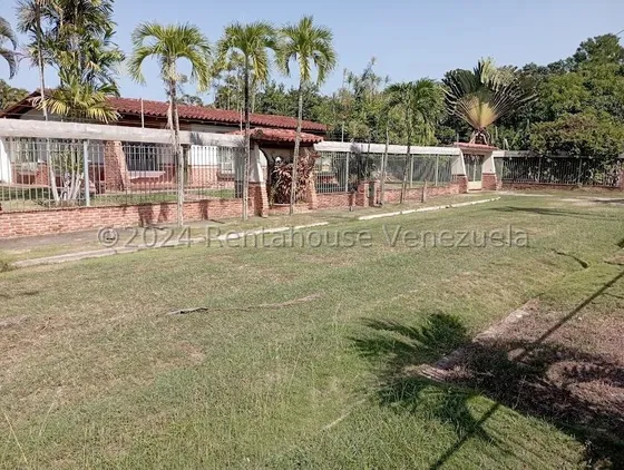 Se Ofrece En Venta Amplia, Acogedora Y Hermosas Casa Para Vacacionar O Vivir En Los Canales De Rio Chico